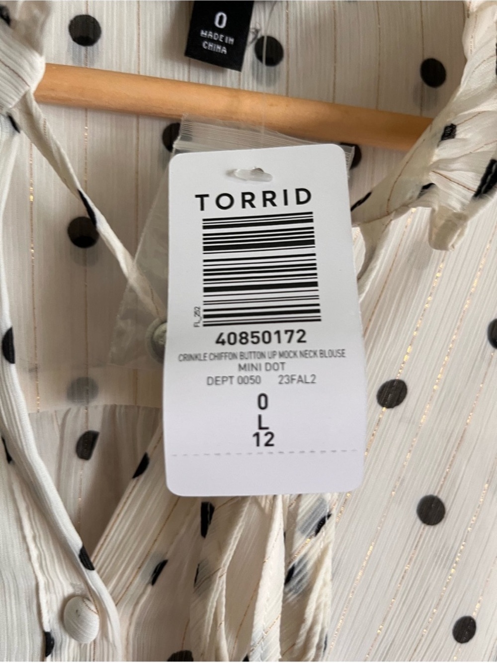 Torrid Crinkle Chiffon Polka Dot Button Up Blouse Gold Stripe Size 0 NWT - Picture 4 of 6
